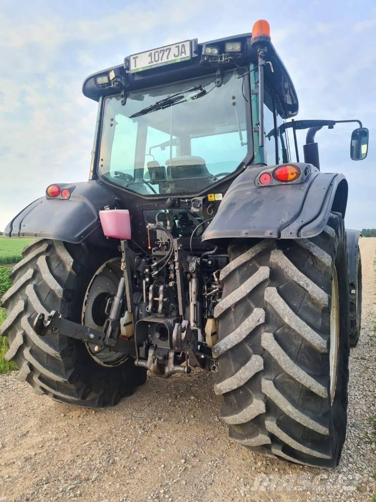Valtra T 173 HiTech トラクター