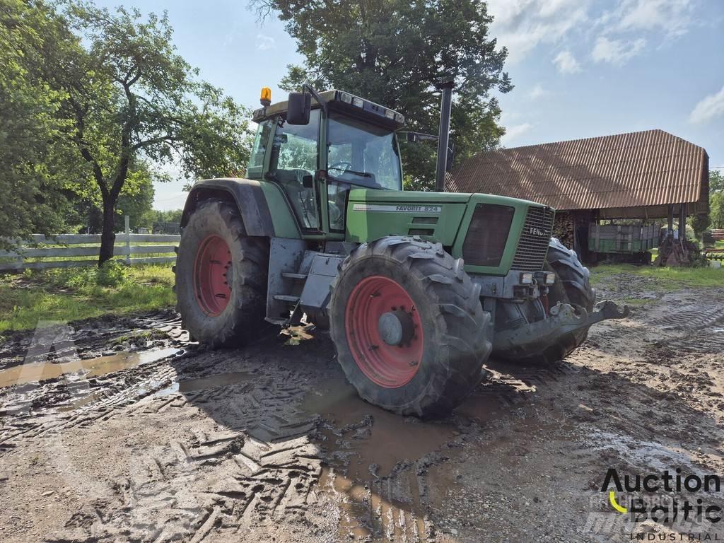 Fendt Favorit 824 トラクター