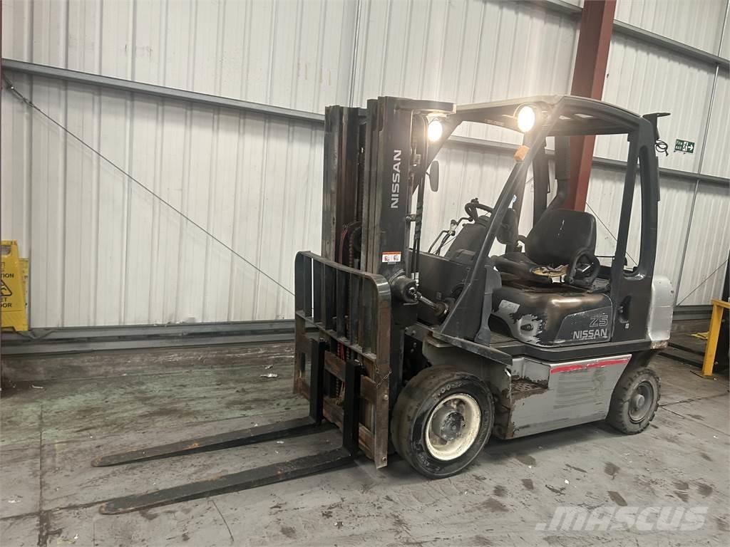 Nissan Y1D2A25Q ディーゼル・軽油