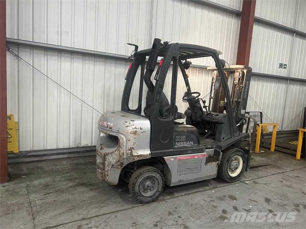 Nissan Y1D2A25Q ディーゼル・軽油