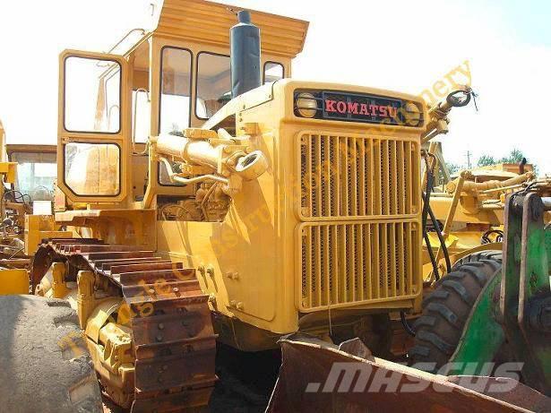 Komatsu d155a-1 ブルドーザー