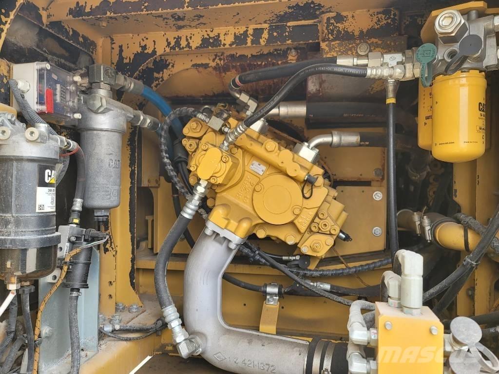 CAT 330FL 大型油圧ショベル12t以上（パワーショベル・ユンボ）