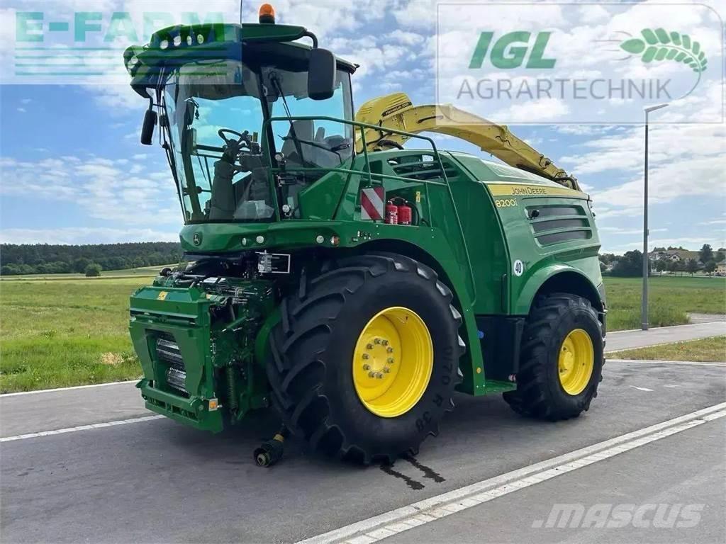 John Deere 8200 i 自走式フォレージハーベスター