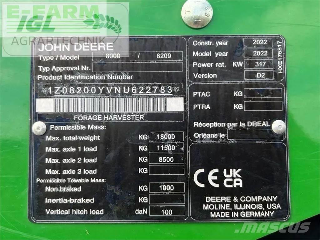 John Deere 8200 i 自走式フォレージハーベスター