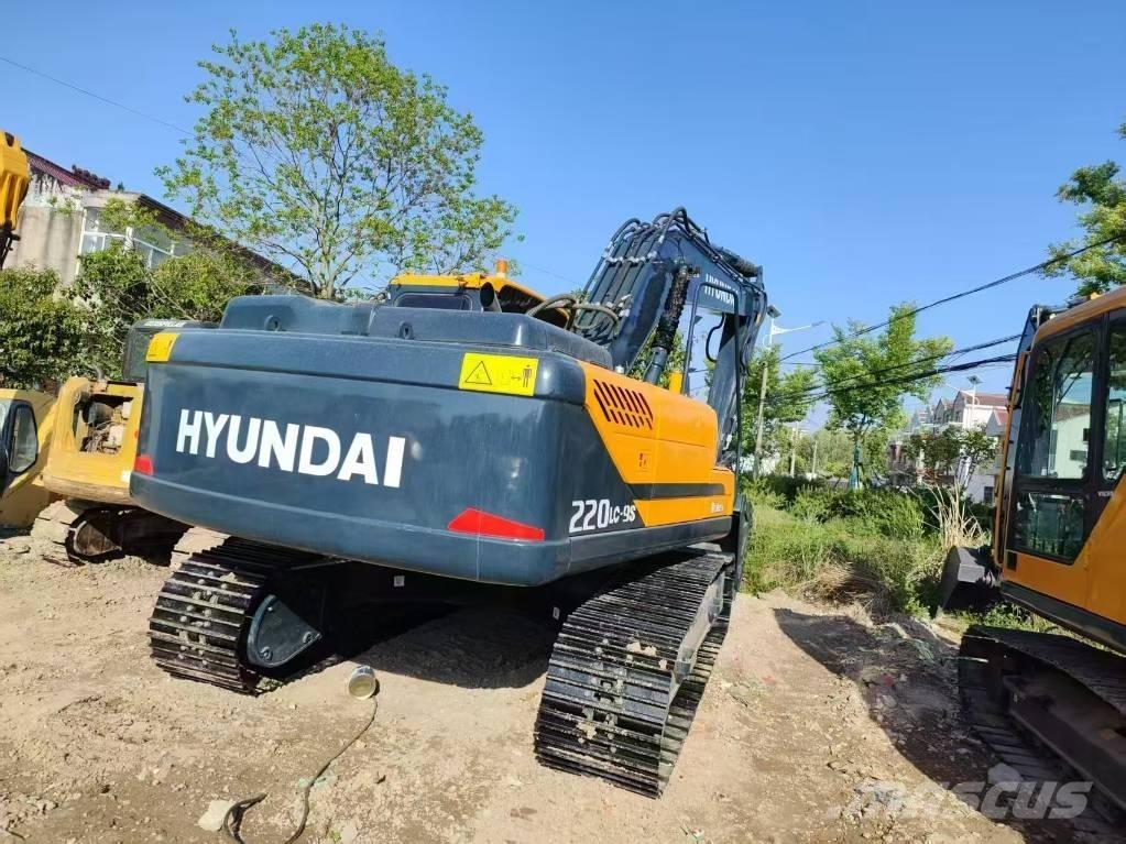 Hyundai 220lc-9s 中型油圧ショベル 7ｔ-12ｔ（ユンボ・パワーショベル・バックホー）