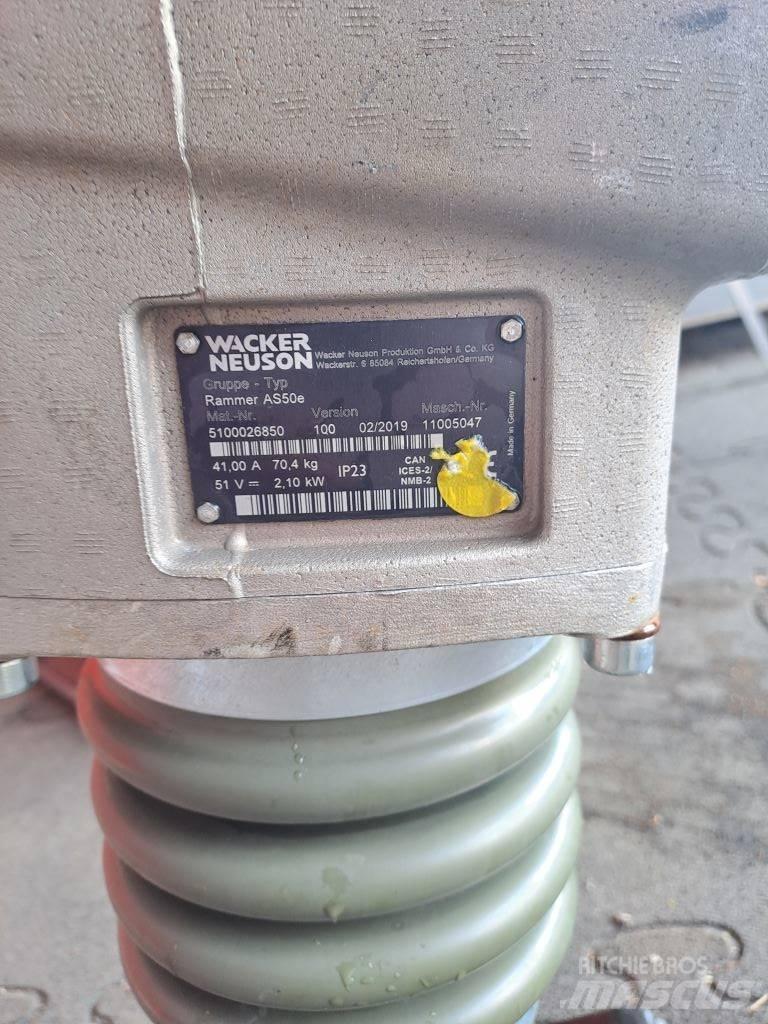 Wacker Neuson AS50e タンパ/転圧バイブレータ