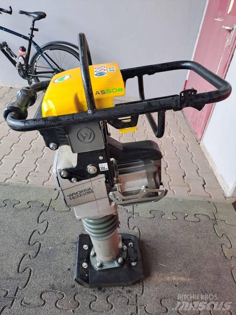 Wacker Neuson AS50e タンパ/転圧バイブレータ
