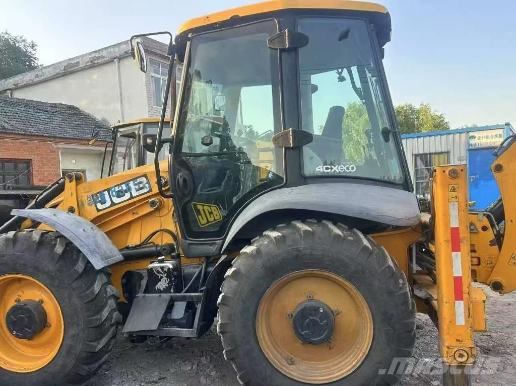 JCB 4CX バックホーローダー
