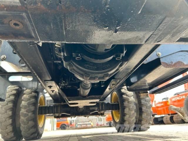 Yanmar TW110W ホイール式油圧ショベル（パワーショベル・ユンボ・バックホー）