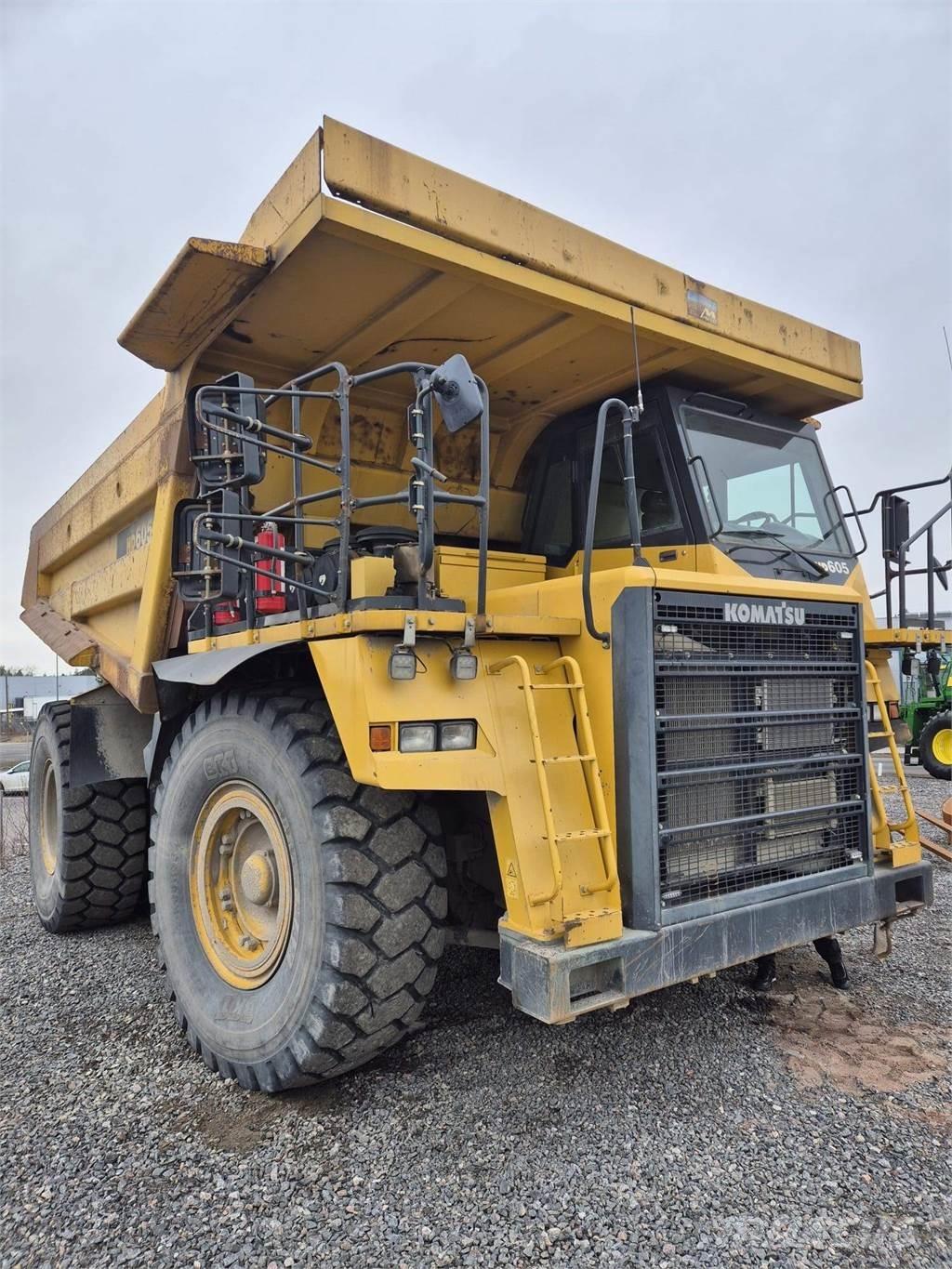 Komatsu HD605 アーティキュレート式ダンプトラック