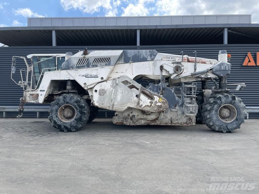 Wirtgen WR 240I アスファルトリサイクルマシン