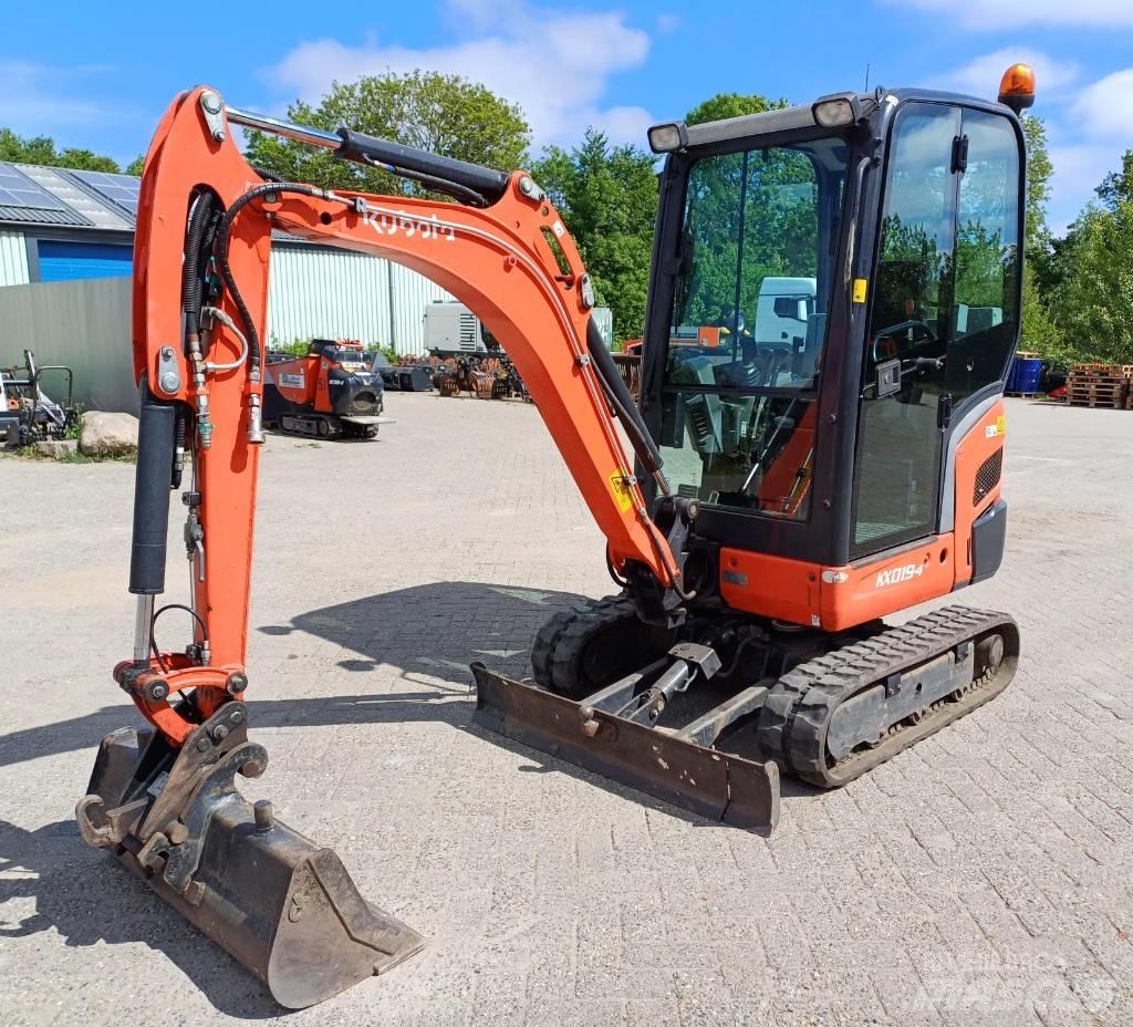 Kubota KX 019-4 ミニ油圧ショベル 7t以下（ミニユンボ・ミニディガー）