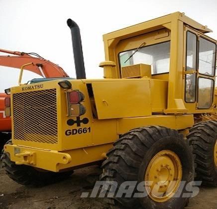Komatsu GD 661 モーターグレーダー