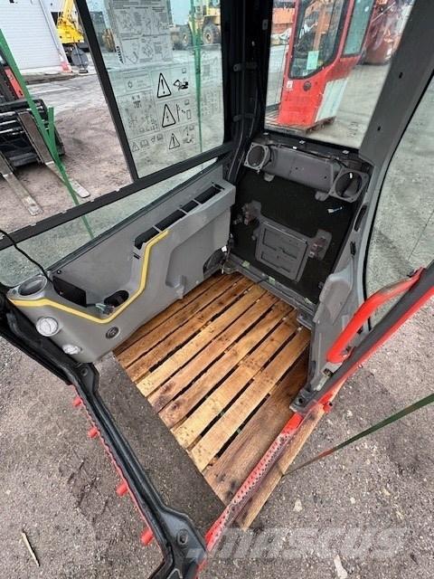 Volvo ECR 88 D キャビン及び内装
