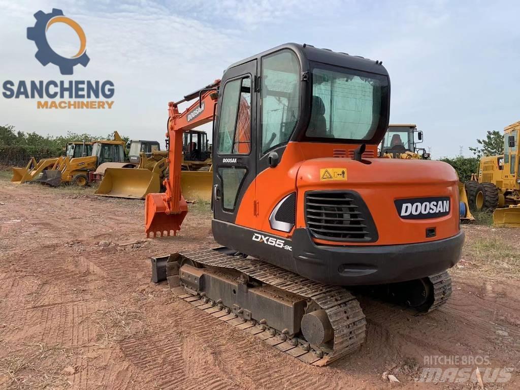 Doosan DX 55 ミニ油圧ショベル 7t以下（ミニユンボ・ミニディガー）