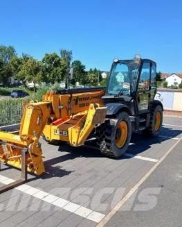 JCB 540-140 テレスコーピックハンドラー