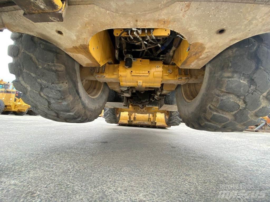 CAT 432F2 NVT バックホーローダー