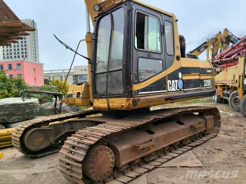 CAT 320BL 中型油圧ショベル 7ｔ-12ｔ（ユンボ・パワーショベル・バックホー）