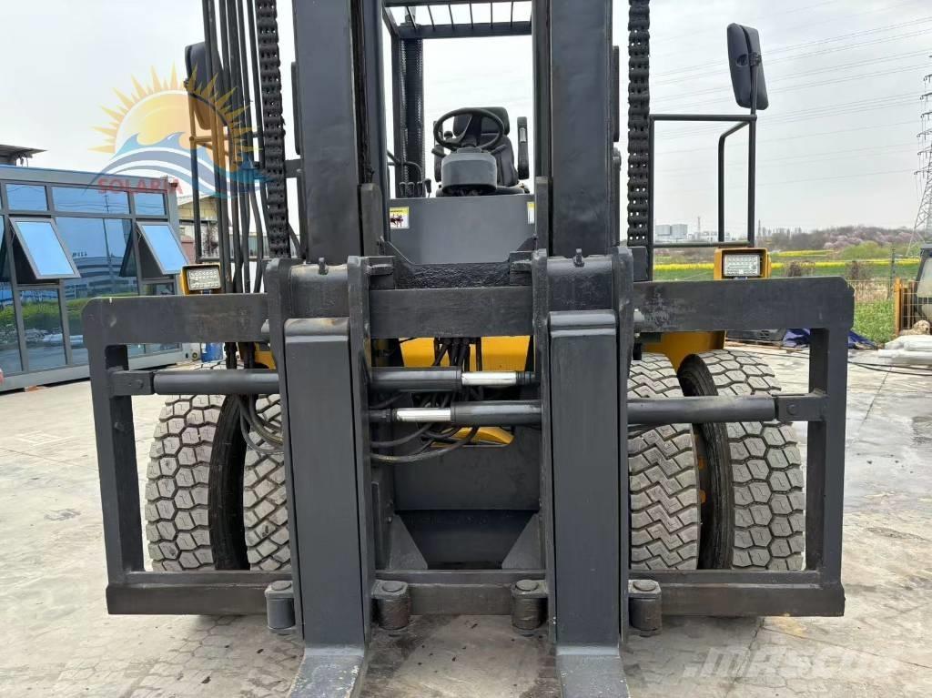 Komatsu FD 200 ディーゼル・軽油