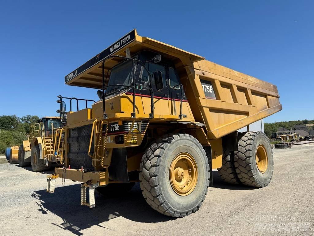 CAT 775 E リジットフレーム式ダンプトラック