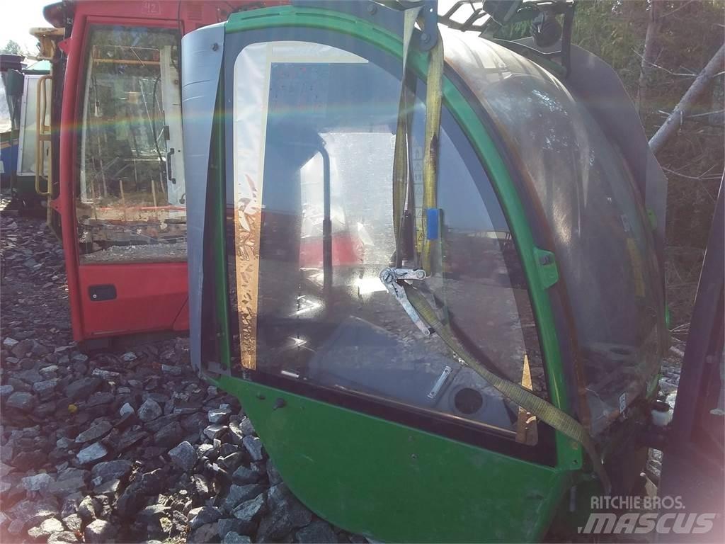 John Deere 1270e キャビン及び内装