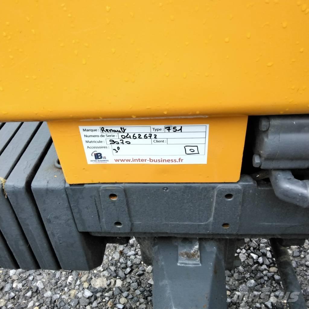 Renault 751 4s トラクター