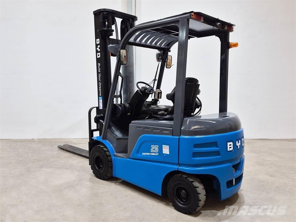 BYD ECB25C バッテリーフォークリフト