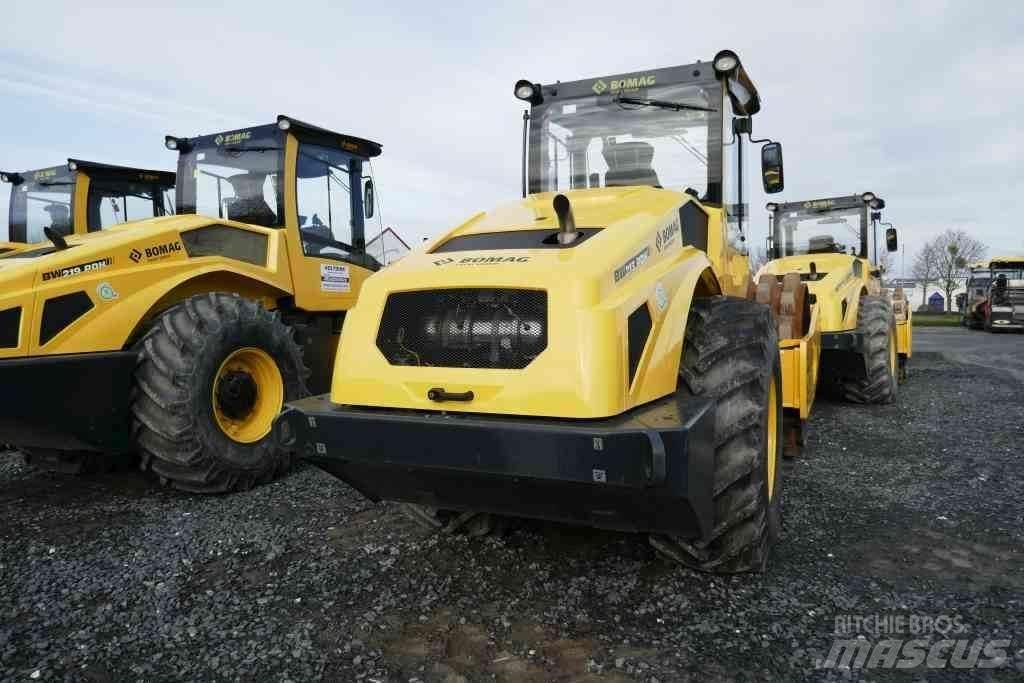 Bomag BW 213 PDH-5 ソイルコンパクター