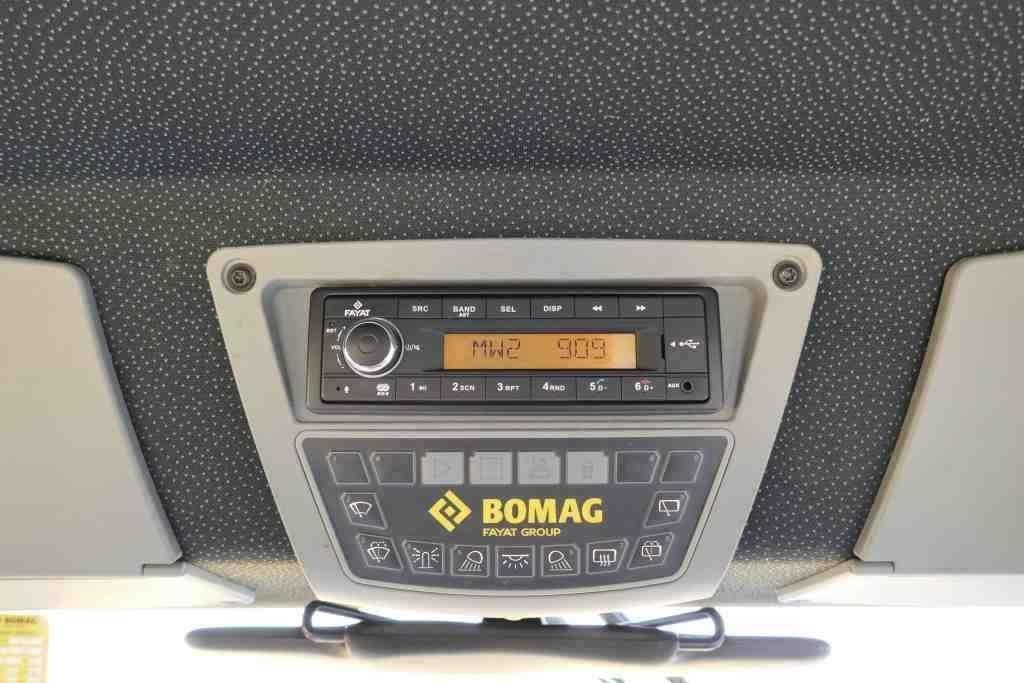 Bomag BW 213 PDH-5 ソイルコンパクター