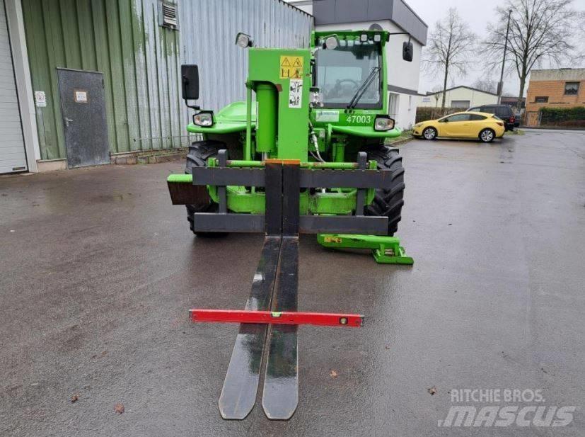 Merlo P 40.17 テレスコーピックハンドラー