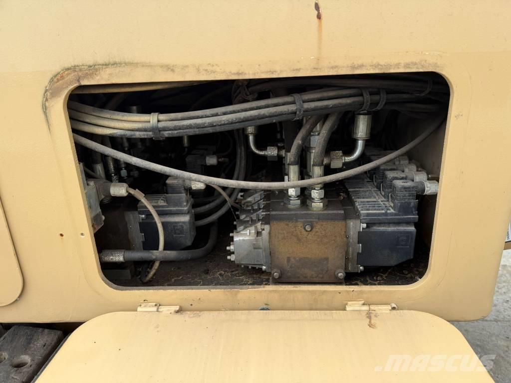 Tesmec TRS300 トレンチャー