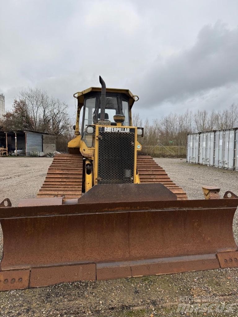 CAT D 5 M LGP ブルドーザー