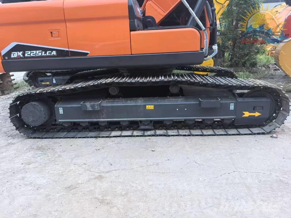 Doosan DX 225 LC-9C 大型油圧ショベル12t以上（パワーショベル・ユンボ）