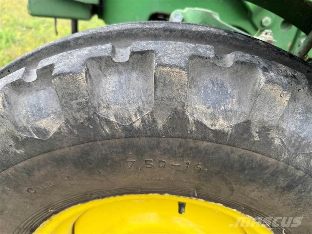 John Deere 1040 S トラクター