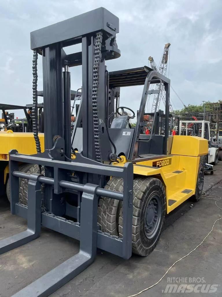 Komatsu 20 ton ディーゼル・軽油