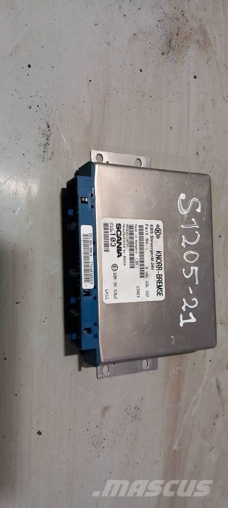 Scania R 440 2116103 電子機器