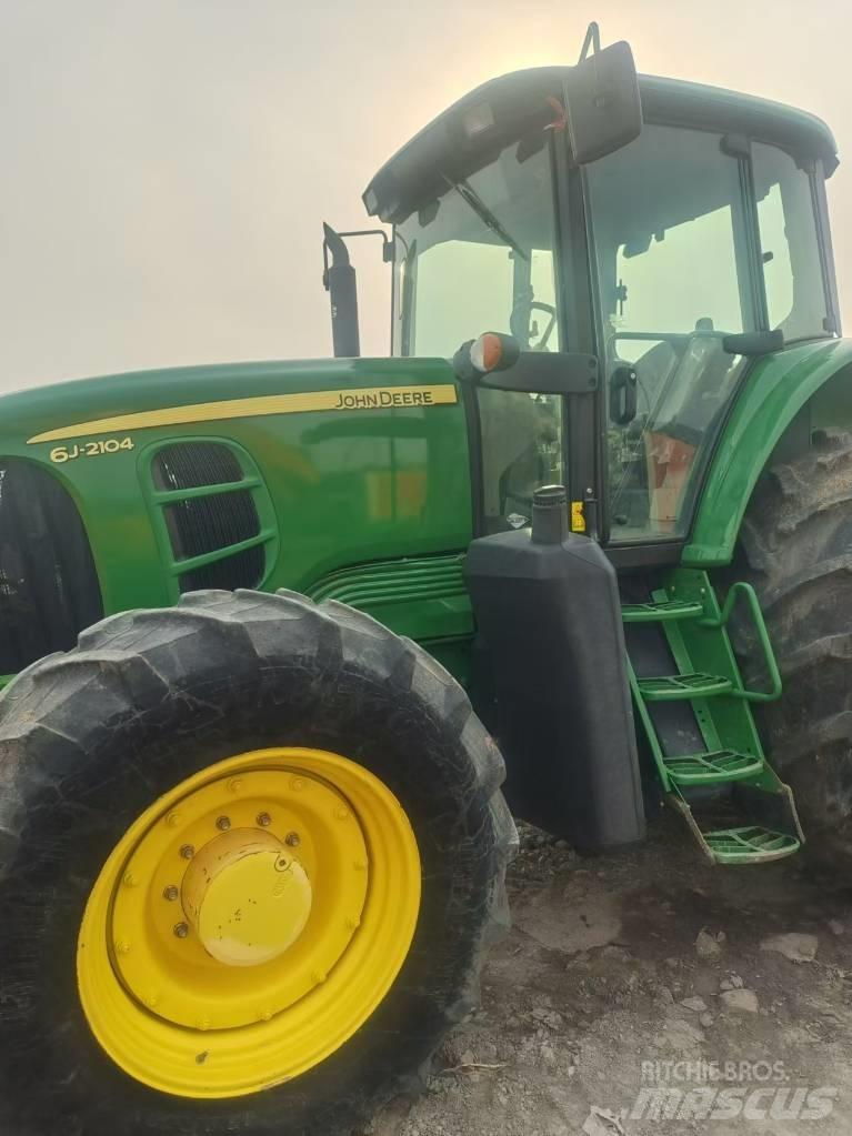 John Deere 6J-2104 トラクター