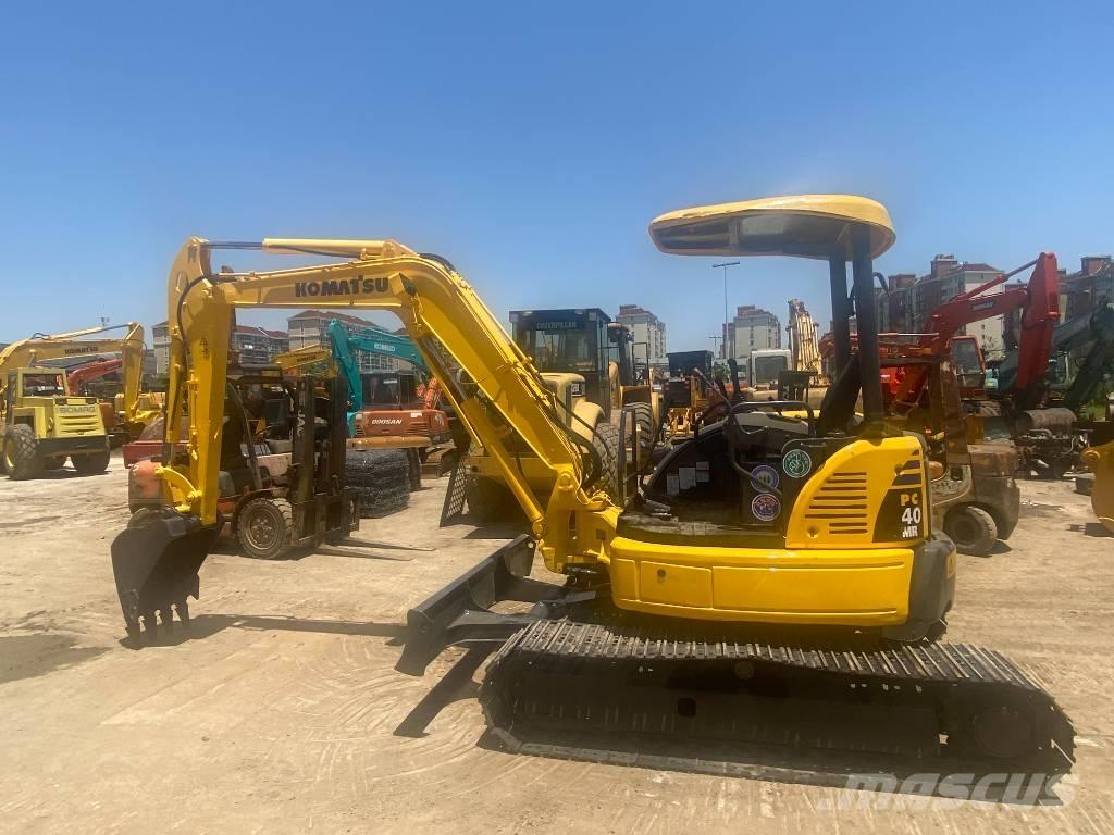 Komatsu PC 40 MR-2 ミニ油圧ショベル 7t以下（ミニユンボ・ミニディガー）