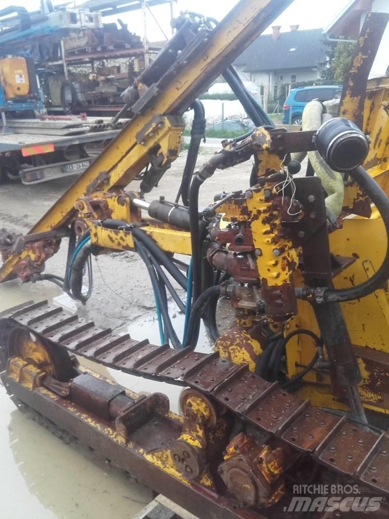 Atlas Copco ROC 301 サーフェイスドリルリグ