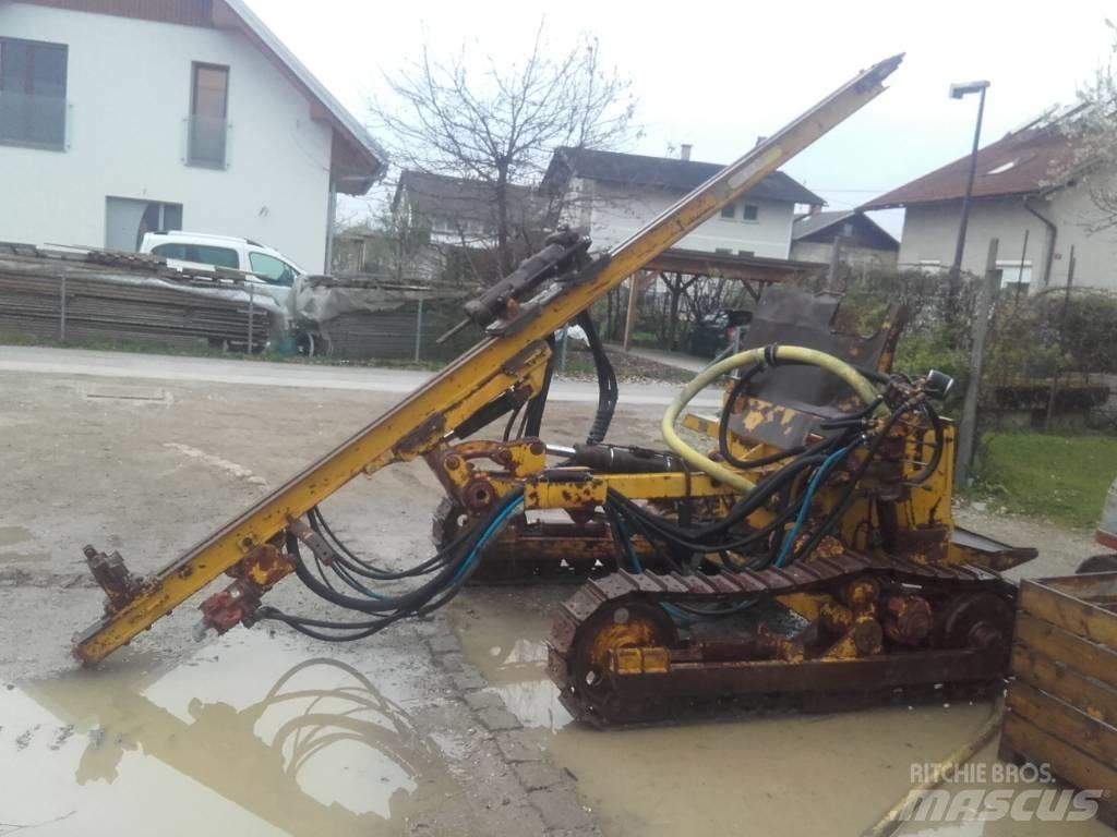 Atlas Copco ROC 301 サーフェイスドリルリグ