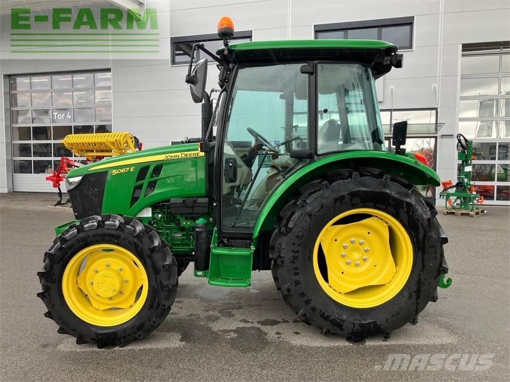 John Deere 5067E トラクター