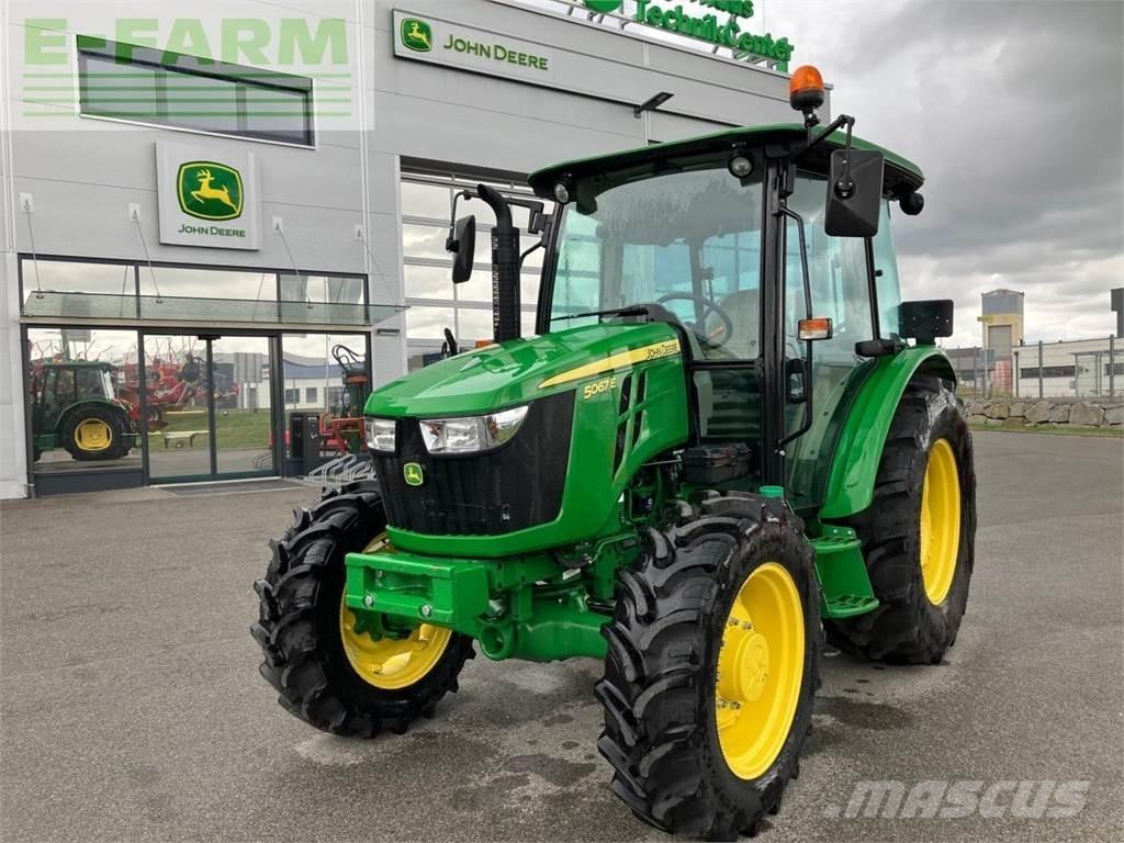 John Deere 5067E トラクター