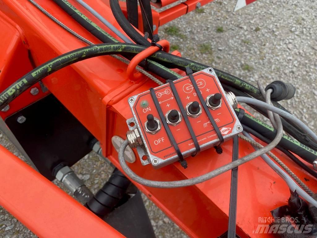 Kuhn GA 8521 ウィンドローア/レーキ