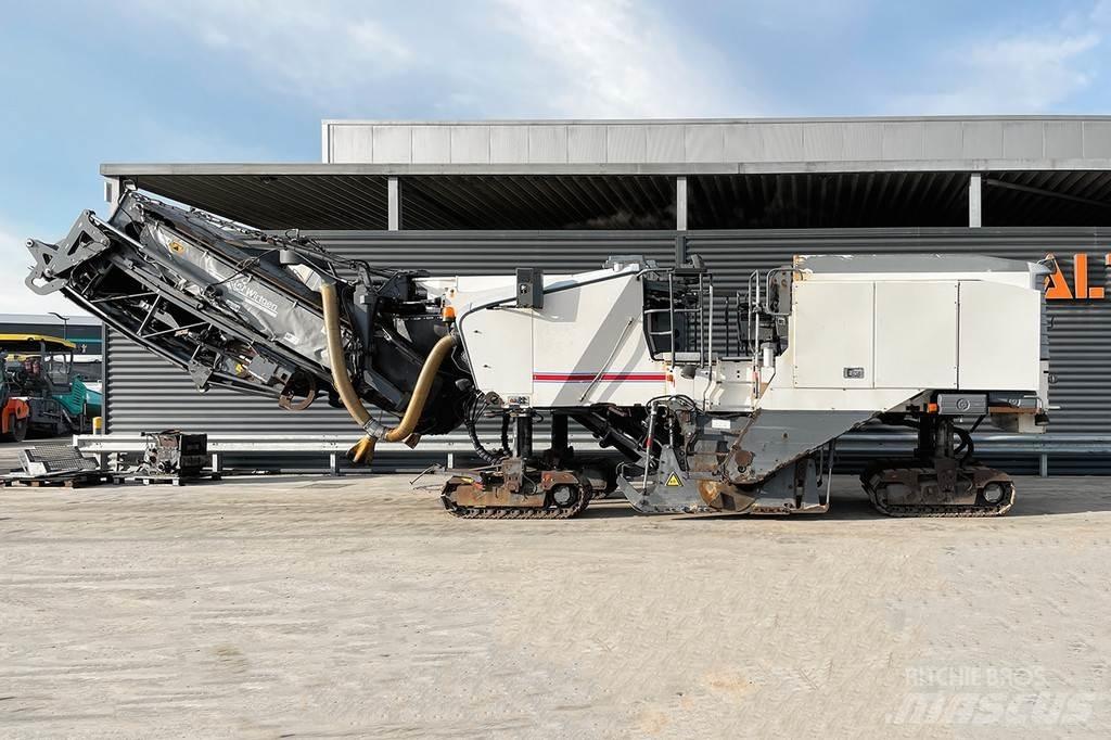 Wirtgen W 210 アスファルトコールドミリングマシーン