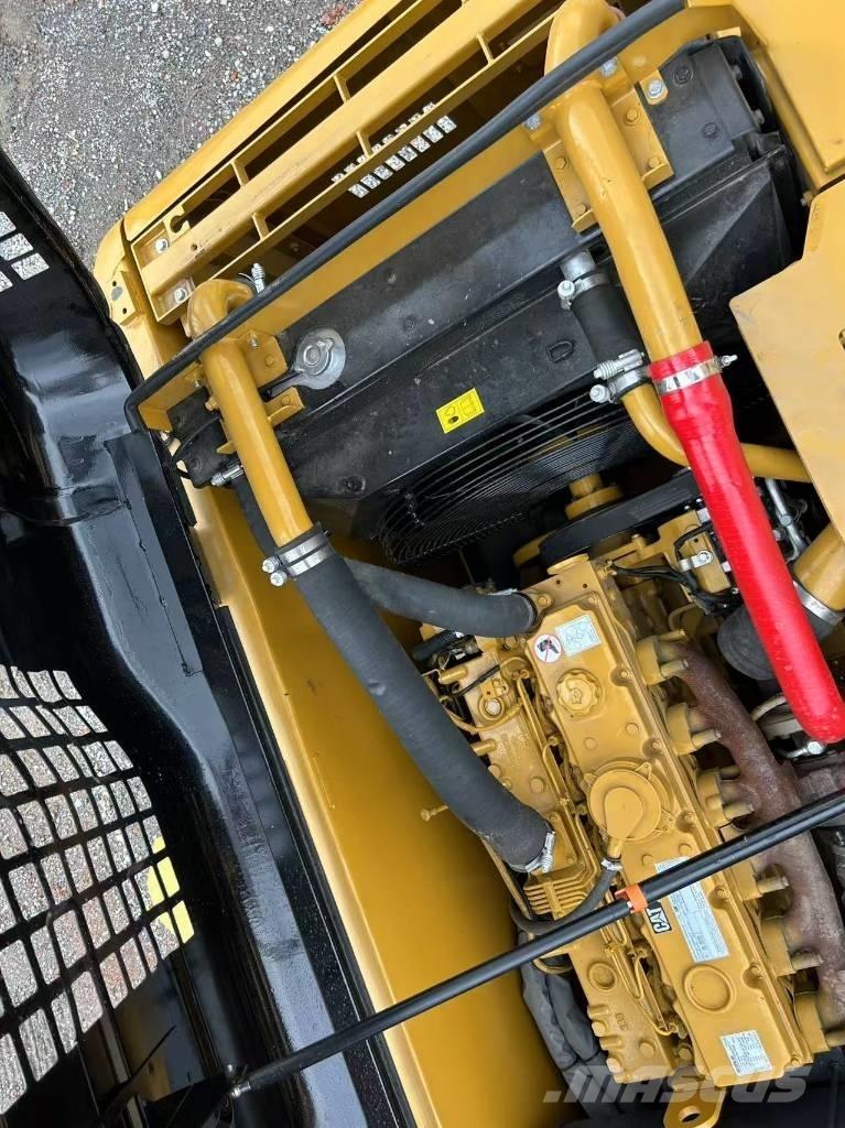 CAT 320D2L 大型油圧ショベル12t以上（パワーショベル・ユンボ）