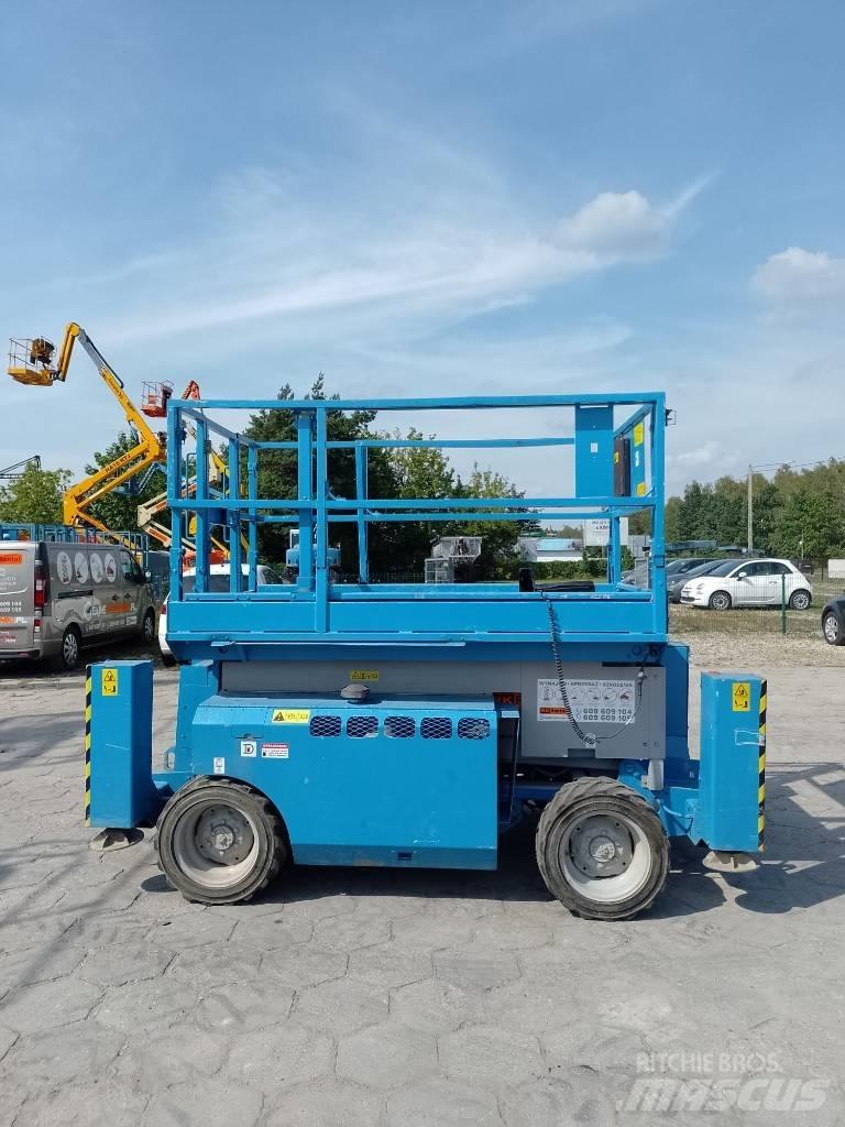 Genie GS 3268 RT シザースリフト