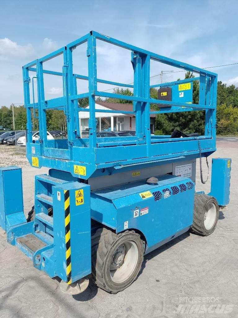 Genie GS 3268 RT シザースリフト