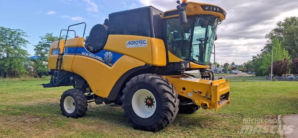 New Holland CX6.90 コンバイン