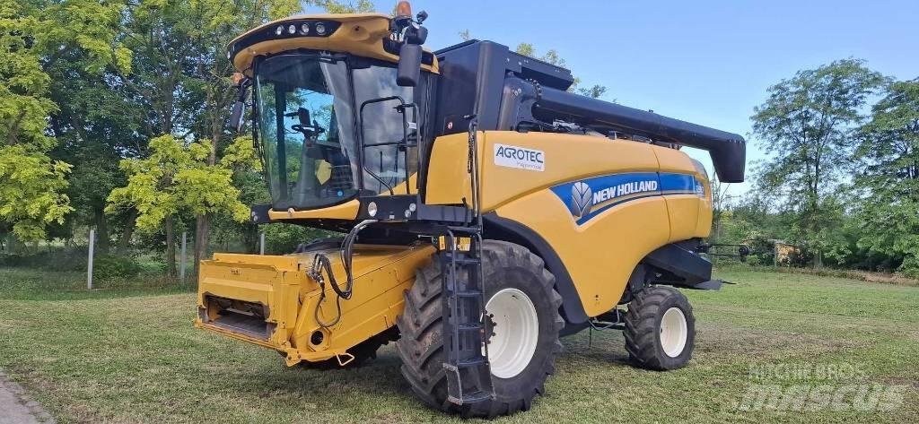 New Holland CX6.90 コンバイン