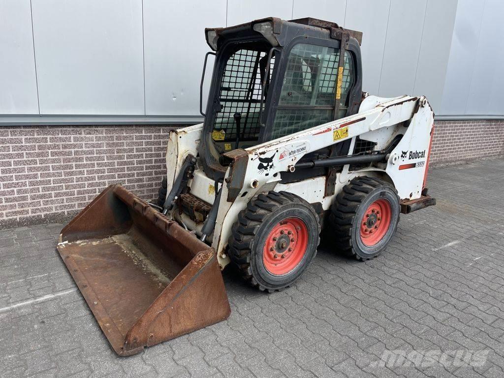 Bobcat S550 スキッドステアローダー